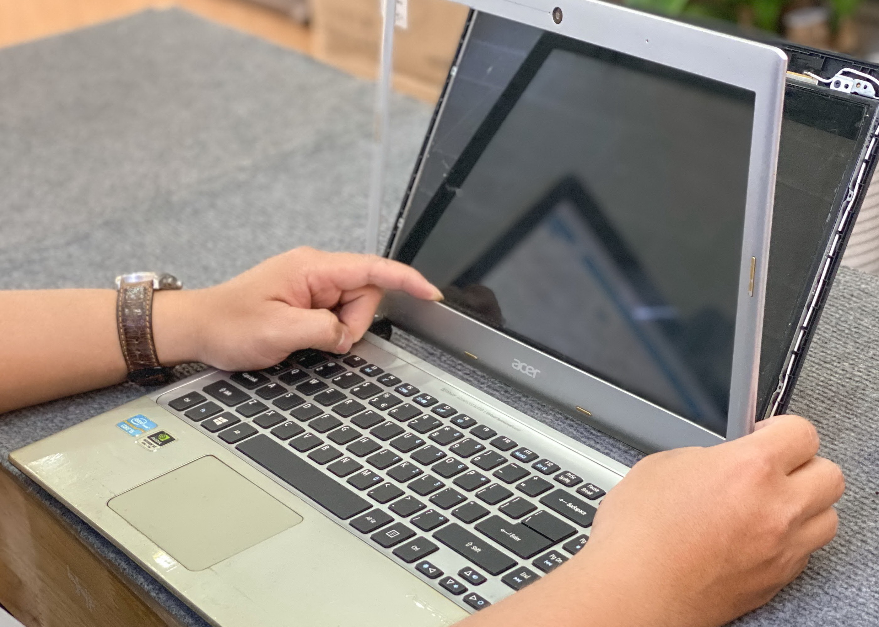 thay màn hình laptop giá rẽ uy tín tp hcm